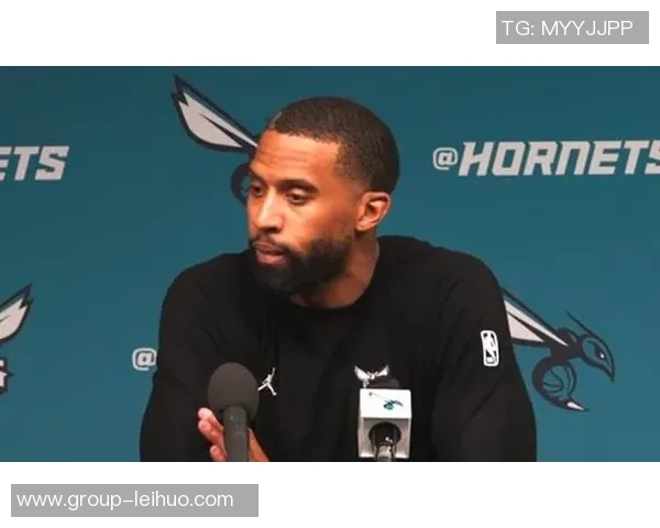 黄蜂主帅回忆三球相撞瞬间称自己当时走神了但球员全力以赴