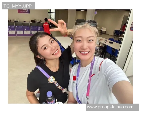 李梦分享中秋团圆美照祝福大家共度佳节快乐时光