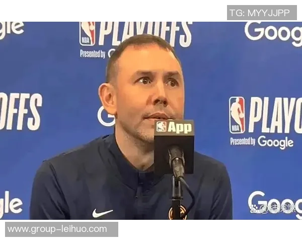 约基奇半场表现低迷仅得6分1板6助4失误引发热议 约基奇半场表现低迷仅得6分1板6助4失误引发热议